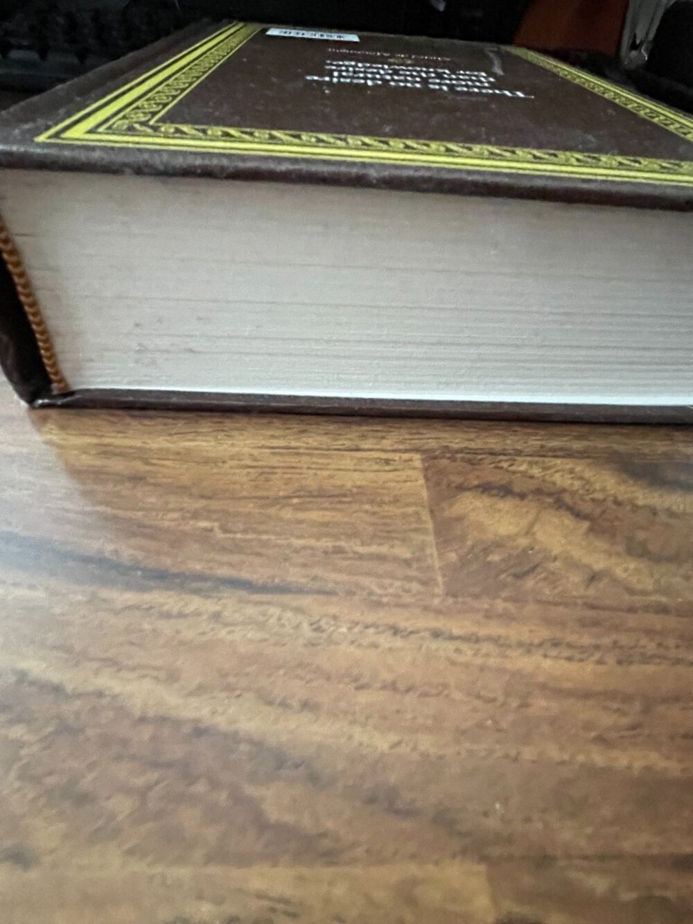 The Book of Unusual Knowledge: Big Book of Fascinating Facts & Information - Picture 5 of 11